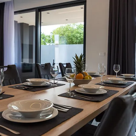 Stromboli Apartament Sveti Filip i Jakov