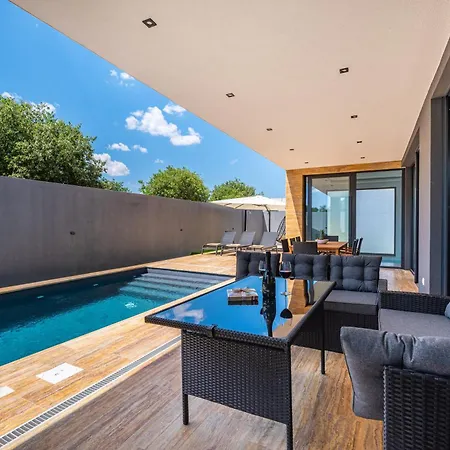 Stromboli Apartament Sveti Filip i Jakov